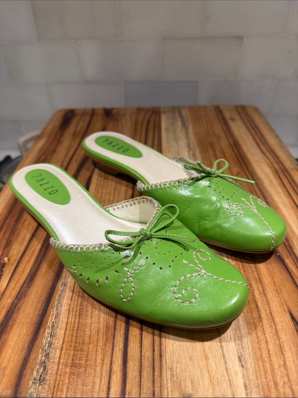 PAZZO Lime Green Leather Bow Mule